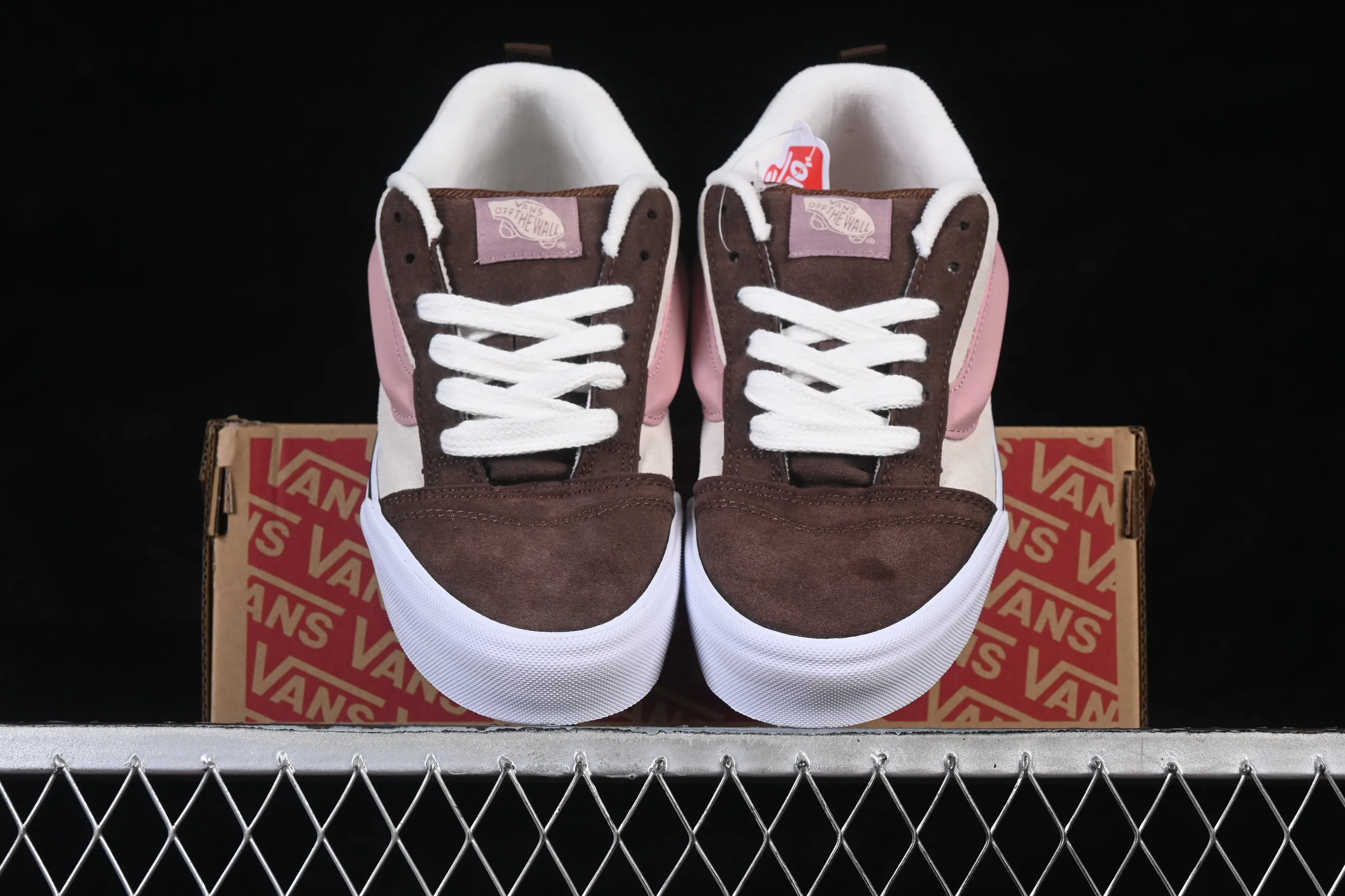 All categories Vans series Vans Low Vans Knu Skool Vans low-top casual skateboard shoes VN0009SY398